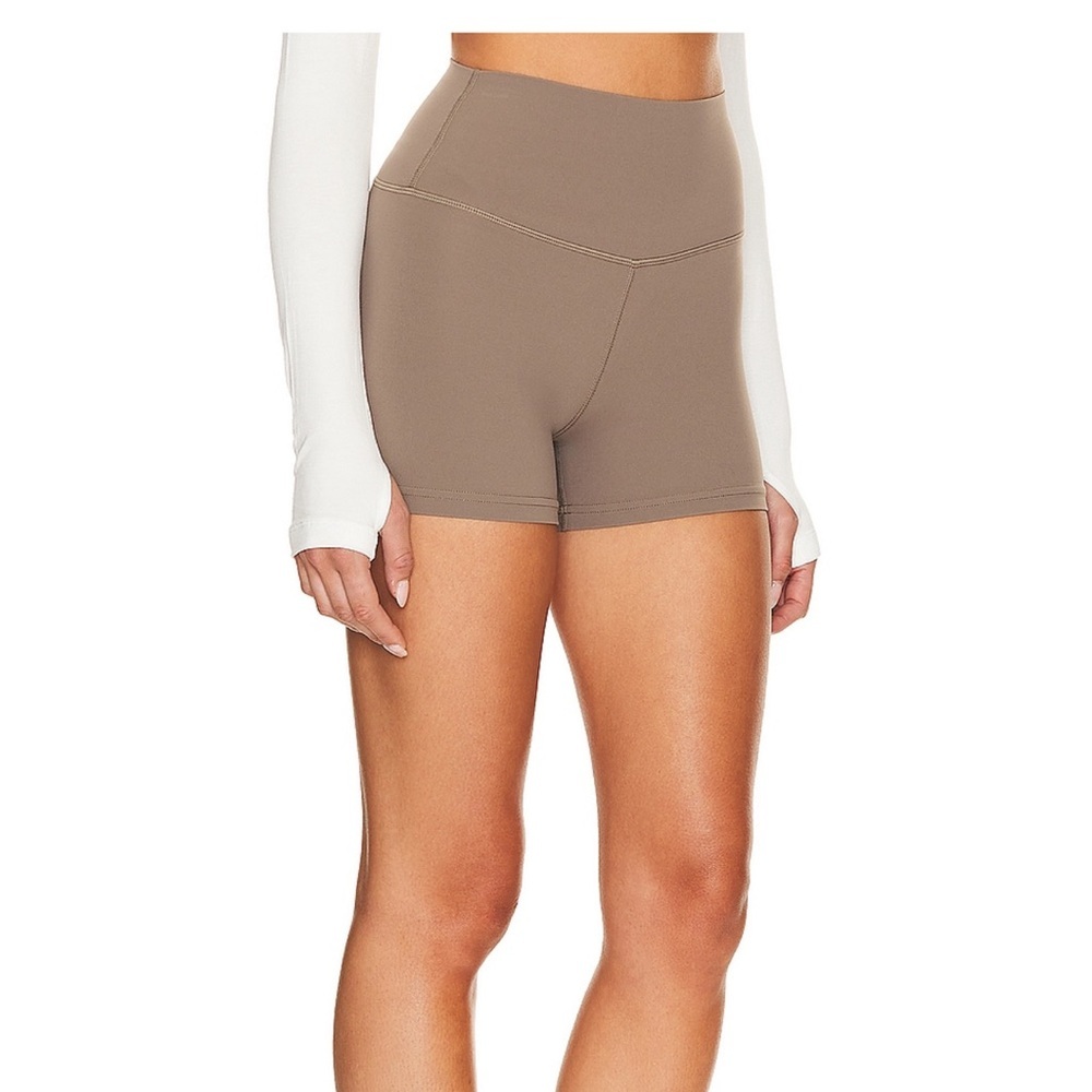 Splits59 AIRWEIGHT HIGH WAIST 3.5" SHORT in lentil size medium